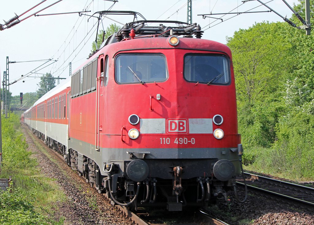 110 490-0 mit AZ in Bonn Oberkassel am 24.04.2011 