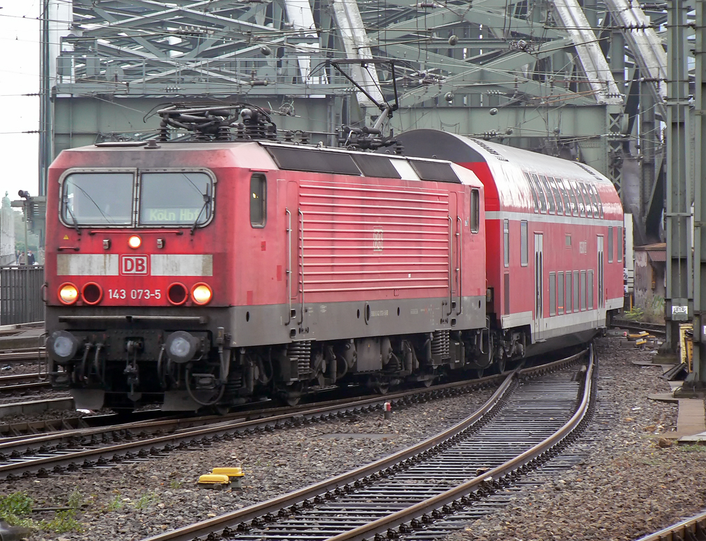 143 073-5 in K�ln Hbf. am 16.10.2010