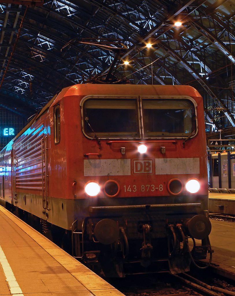 143 873-8 am RB27 rtg Koblenz , dermich recht z�gig bis Porz(Rhein) gebracht hat um 21:01 Uhr , K�ln Hbf am 15.01.10