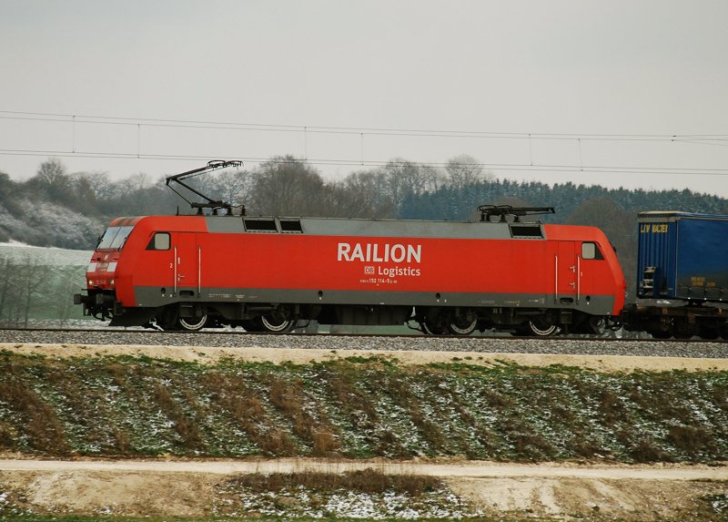 152 114-5, aufgenommen am 16.12.09, strecke Augsburg-Ulm, kurz vor Burgau.