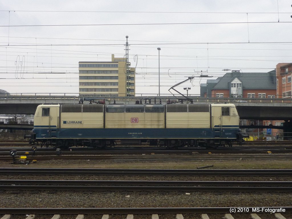 181 211-4  Lorraine  rangierte am 14.03.2010 im Koblenzer Hbf rum...hier die volle Breitseite der wohl sch�nste E-Lok bei der DB

 