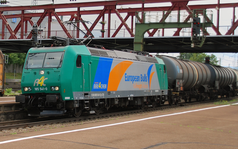 185 541-0, aufgenommen am 26.07.11, in Weil am Rhein.