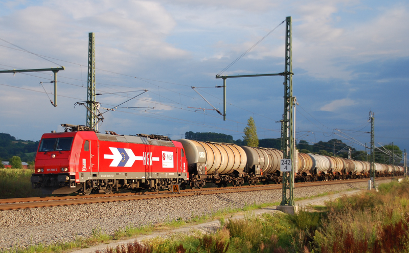 185 589-9, HGK 2057, aufgenommen am 28.07.11, bei Auggen.