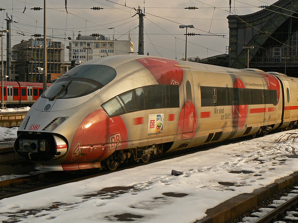 403 054 etwas n�her betrachtet in K�ln Hbf am 02.01.2011
