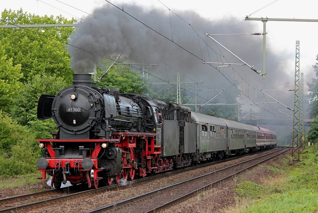41 360 der Dampfloktradition Oberhausen mit einem Sonderzug zur BUGA in Bonn Oberkassel am 18.06.2011