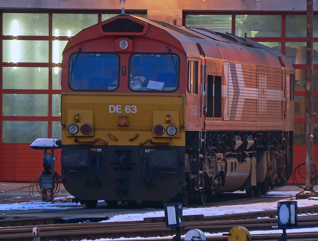 DE63 wartet auf neue Aufgaben, BW br�hl Vochem 27.01.2010