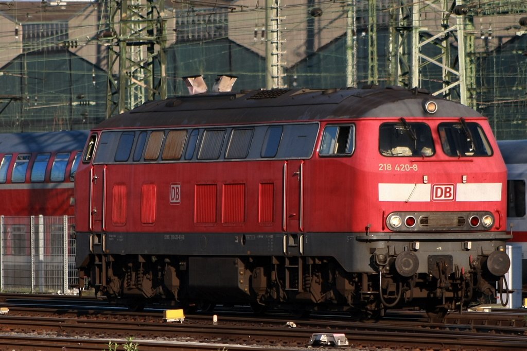 ....der 218 420-8. Sie rangiert am 04.06.2010 in Richtung BW Frankfrut.

