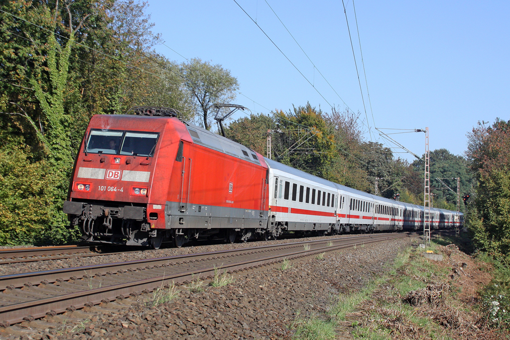 Die 101 064-4 in Gruiten am 12,10,10