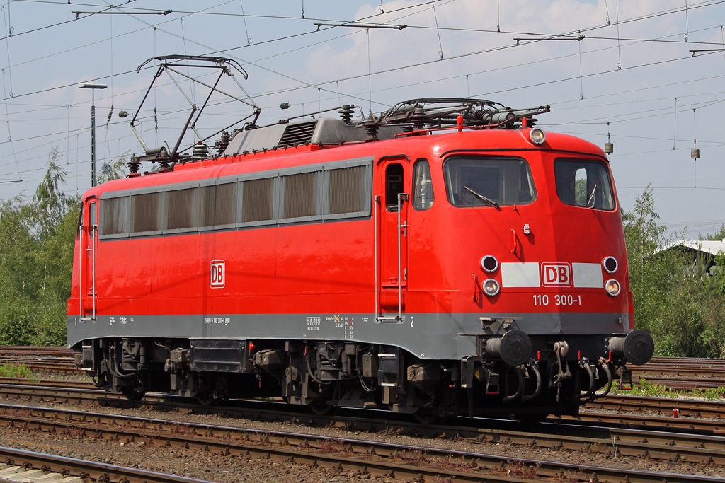 Die 110 300-1 bei der Lokparade vom DB Museum Koblenz L�tzel am 21,05,11