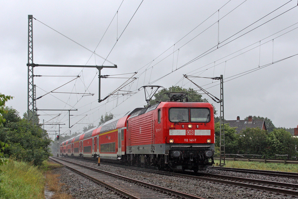 Die 112 141-7 in Brokstedt am 11,08,11 