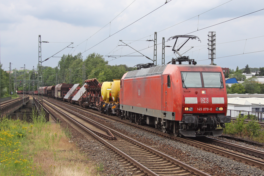 Die 145 079-0 in Wuppertal Sonnborn am 10,06,11