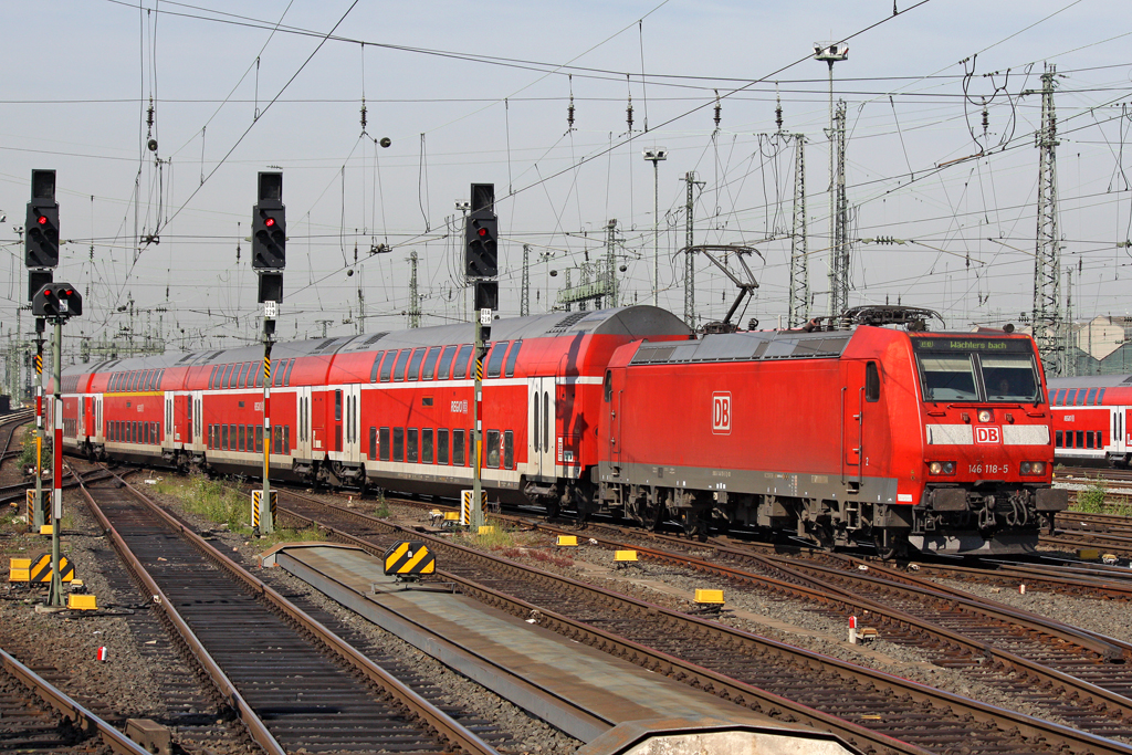 Die 146 118-5 in Frankfurt Hbf am 01,07,10