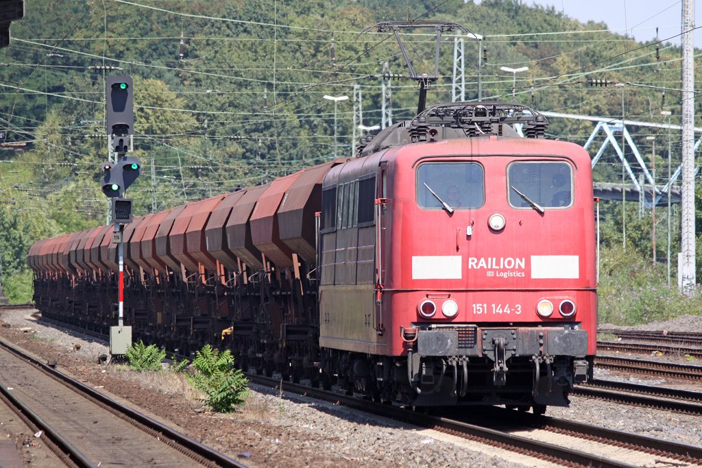 Die 151 144-3 in K�ln West am 04,08,09
