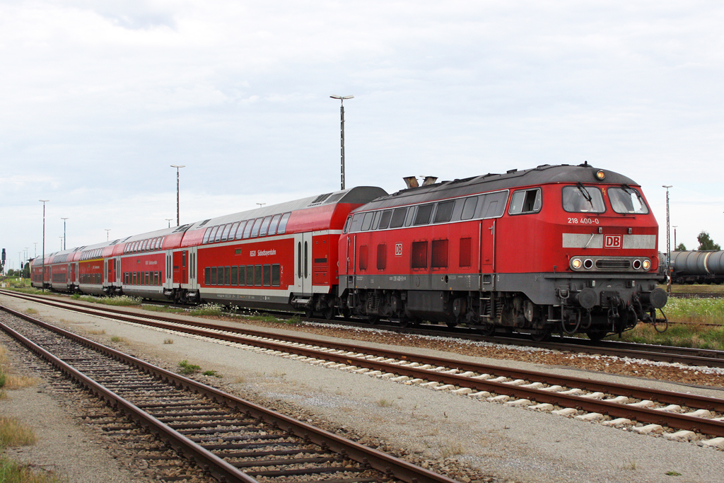 Die 218 400-0 in M�hldorf am 02,08,10