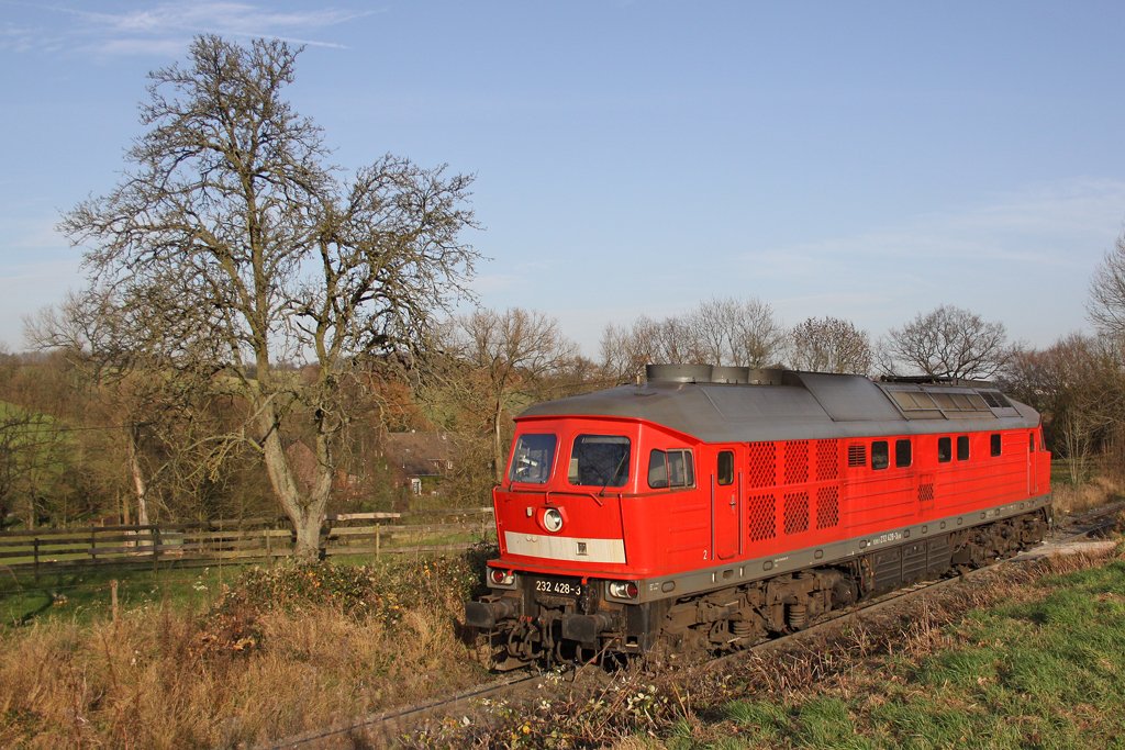 Die 232 428-3 bei der Einfahrt in W�lfrath Flandersbach , am 20,11,09