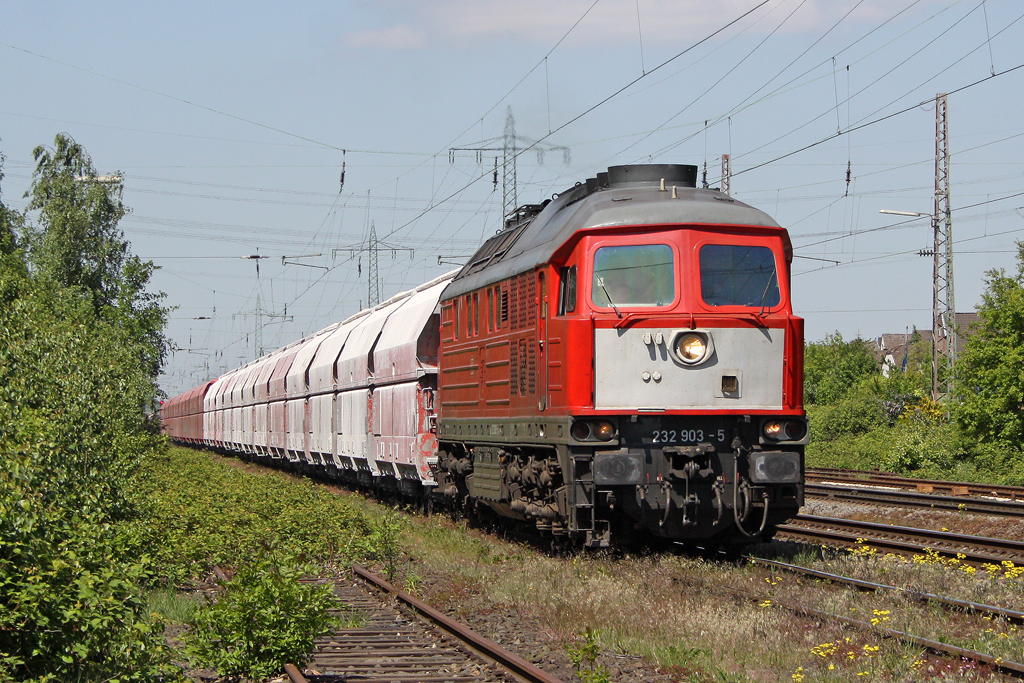 Die 232 903-5 in Ratingen Lintorf am 03,05,11