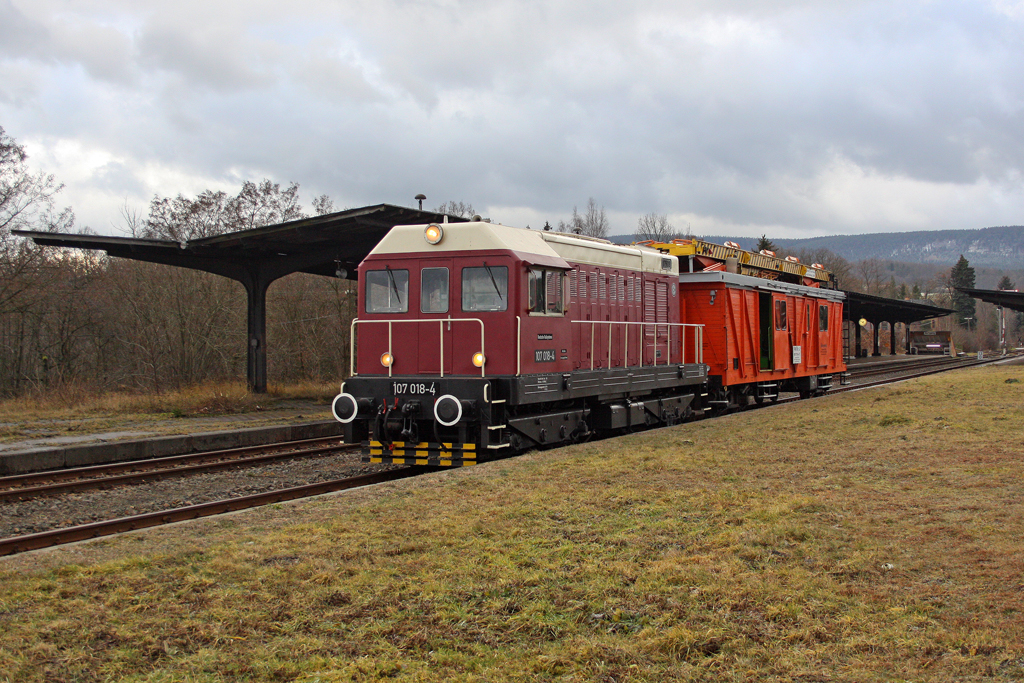 Die V75 018 / 107 018-4 in Georgenthal (Th�r)‎ am 10,12,11