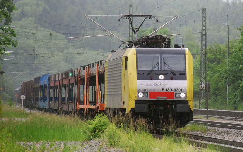 ES 64 F4-030, aufgenommen am 31.05.10, bei der Durchfahrt durch A�ling.
