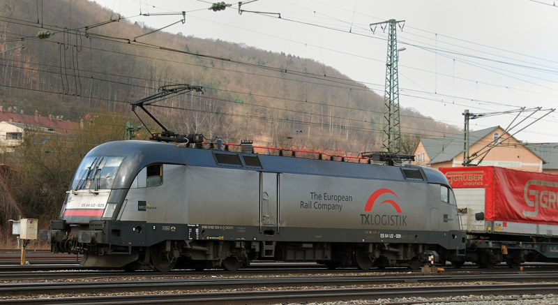 ES 64 U2-029, TX Logistik, aufgenommen am 19.03.10, bei der Durchfahrt durch Treuchtlingen.