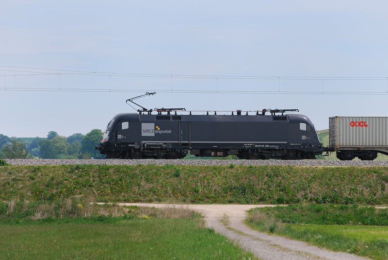 ES 64 U2-062, aufgenommen am 10.05.11, kurz vor Burgau.