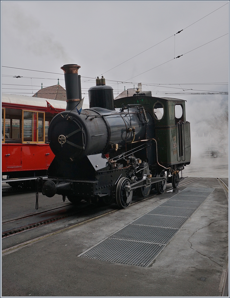 ... besonders wenn das  Gesicht  der RB H 2/3 16 positiv aus gedrückt etwas  schlicht  wirkt.
Vitznau, den 24. Feb. 2018