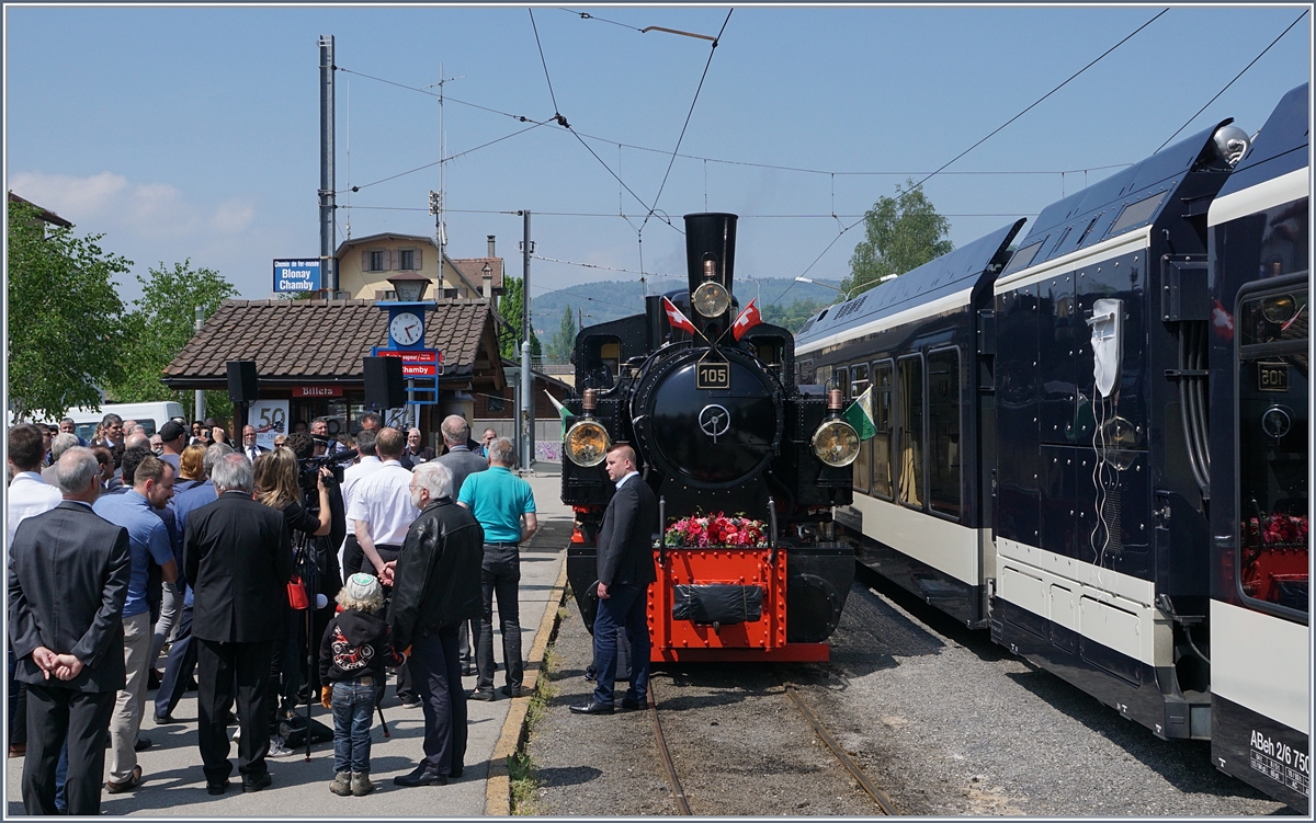 50 Jahre Blonay - Chamby Museumsbahn: Der eine oder die andere hat noch was zu sagen, bis dann zur Tat geschritten werden kann. 
Blonay, den 4. Mai 2018