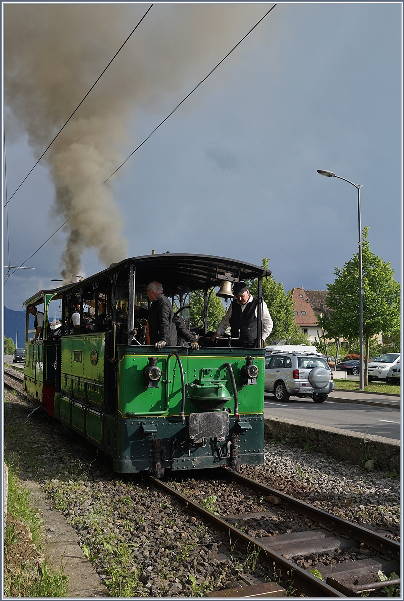 50 Jahre Blonay - Chamby; Mega Steam Festival: Als eine der Gastdampflok ist die TS 60 (1898) zur Feier angereist; hier dampft sie mit der G 2/2 N° 4 in Blonay.

20. Mai 2018