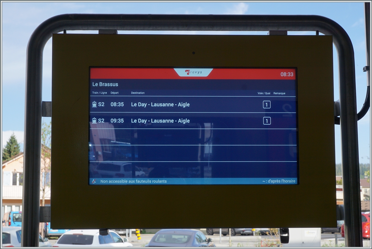 Aktuell zeigt jedoch der Monitor auf Gleis 1 nächsten Abfahrten an. 

Le Brassus, den 15. August 2022