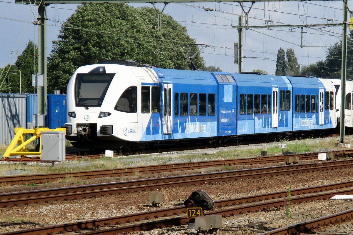 Arriva 518 ´WAR CHILD´ steht am 20 Juli 2017 abgestellt in Zwolle.