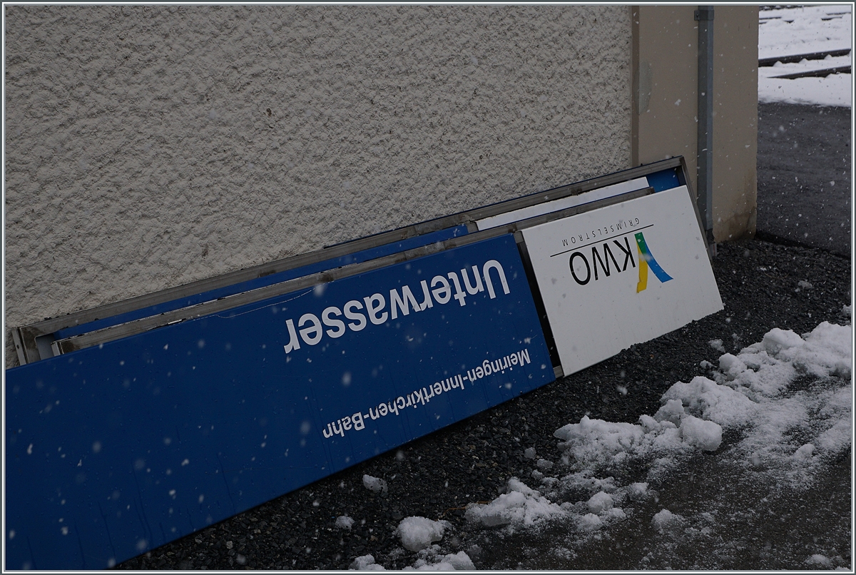 Ausgedient haben diese MIB Stationsschilder, da die Zentralbahn nun den Betrieb der MIB von  der KWO übernommen hat. 

Innertkichen, den 16. März 2021