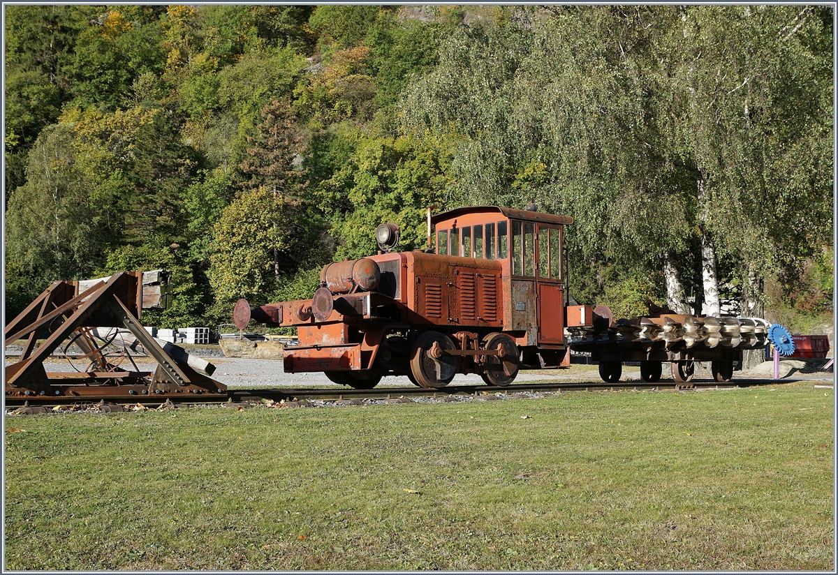 Beim E-Werk Salanfe bei Vernayaz steht diese alte Dieselok, die ich mal als Tm 2/2 bezeichnen möchte, aber vielleicht hat jemand weiter Infos dazu. 
7. Okt. 2017
