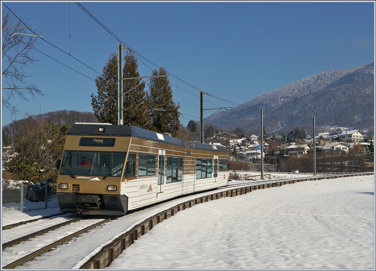 Bereits historisch: der CEV GTW Be 2/6 7003 in GoldenPass Lackierung im Dienste der CEV bei Château d'Hauteville. Zwischenzeitlich wurde der Triebzug zur BTI (asm) gebracht, wo er nach einer Revision seine gleichartigen Brüder unterstützen wird.
18. Jan. 2017