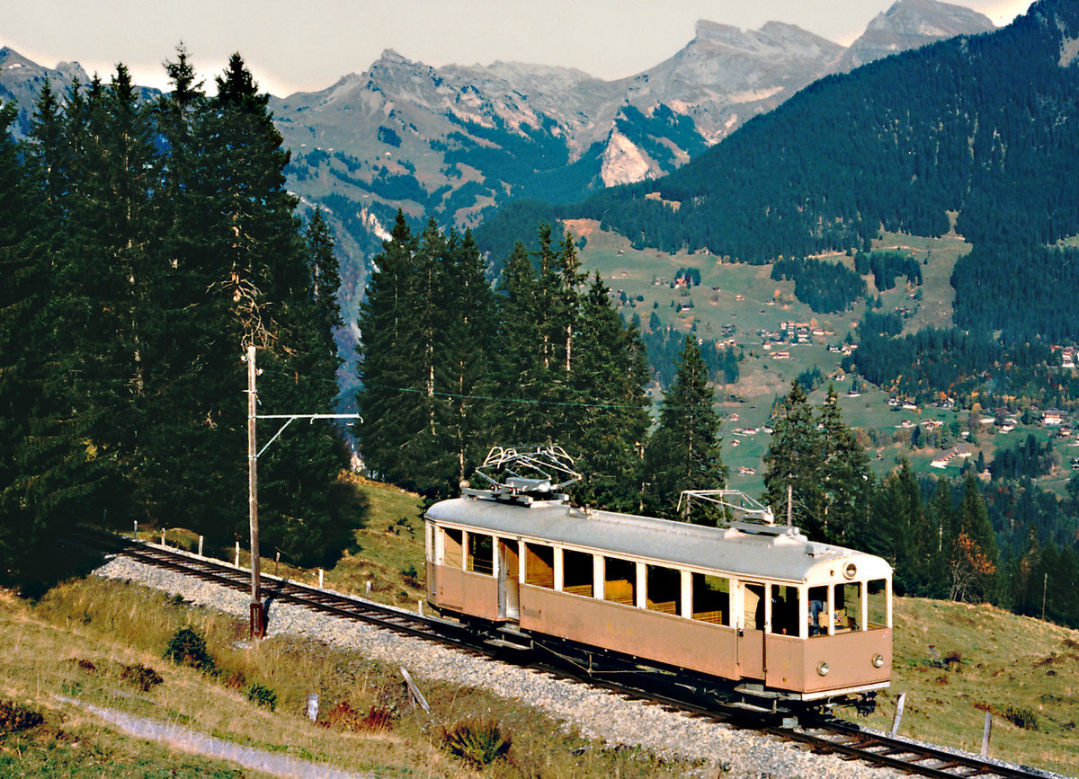 BLM: BDe 2/4 11 mit Baujahr  1913 als Reservetriebwagen im Einsatz auf der Strecke Grütschalp-Mürren anfangs der 80er-Jahre.
Foto: Walter Ruetsch