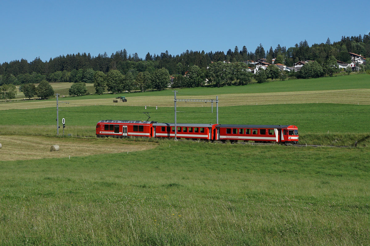 Chemins de fer du Jura, CJ.
Sommeridylle vom Jura.
Fotografiert am 23. Juni 2018 bei Pré-Petitjean.
Foto: Walter Ruetsch 
