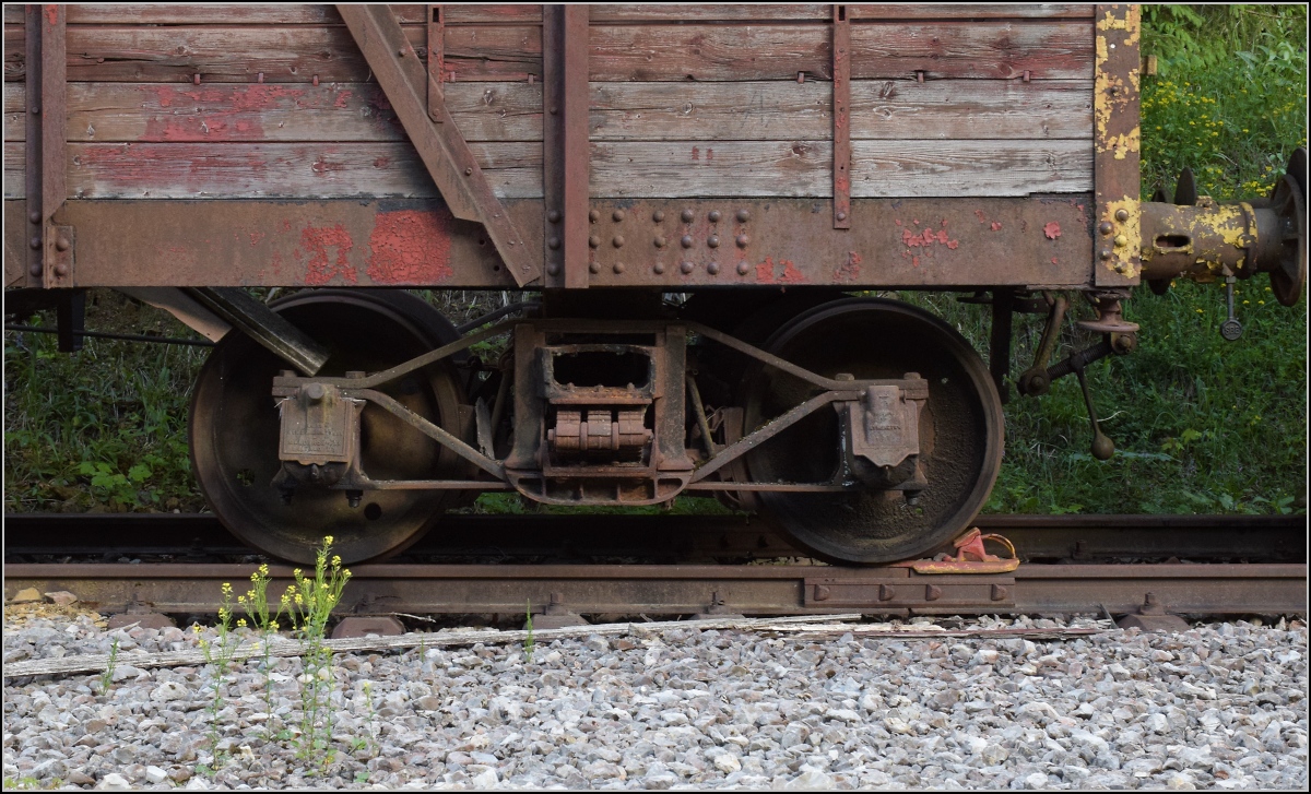 Coni'Fer

Das filigrane Drehgestell des 4-achsigen gedeckten Güterwagen noch einmal genauer betrachtet. Fontaine Ronde, Juli 2022.
