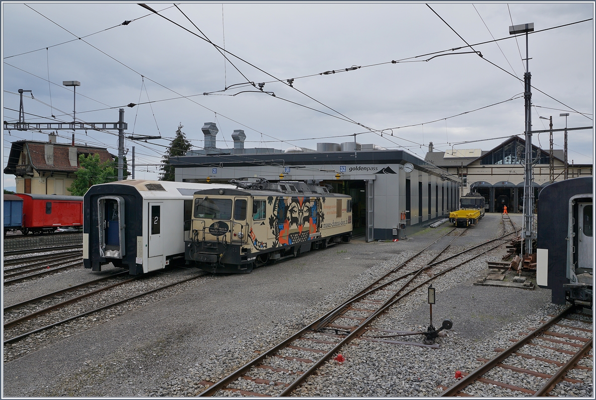 Da mir am Mittwoch auf der Autobahn ein neuer MOB Steuerwagen entgegenkam, fuhr ich zwei Tage später nach Chernex, jedoch zeigte sich dort nichts neues; im Bild die GDe 4/4 6001. 

24. Juli 2020