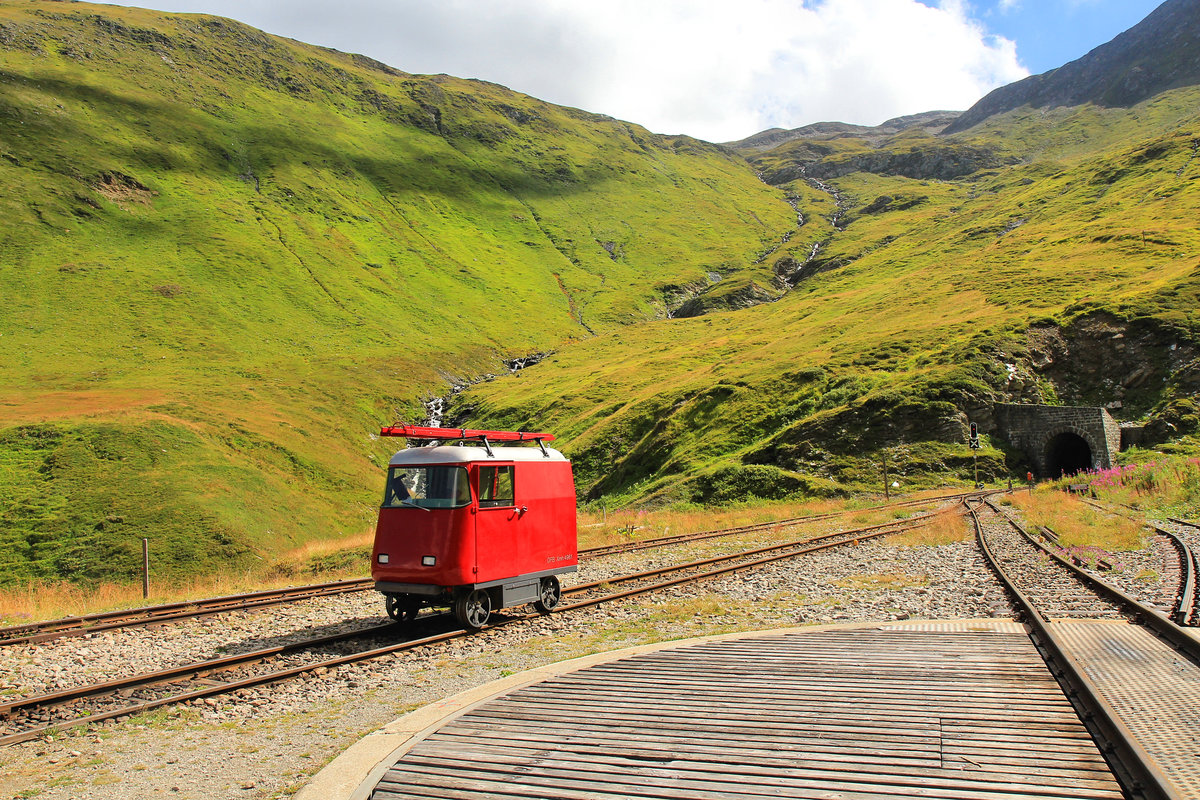 Dampfbahn Furka Bergstrecke: Die Draisine Xmh 4961 (urspr. von 1945, modernisiert 1988). 23.August 2020 