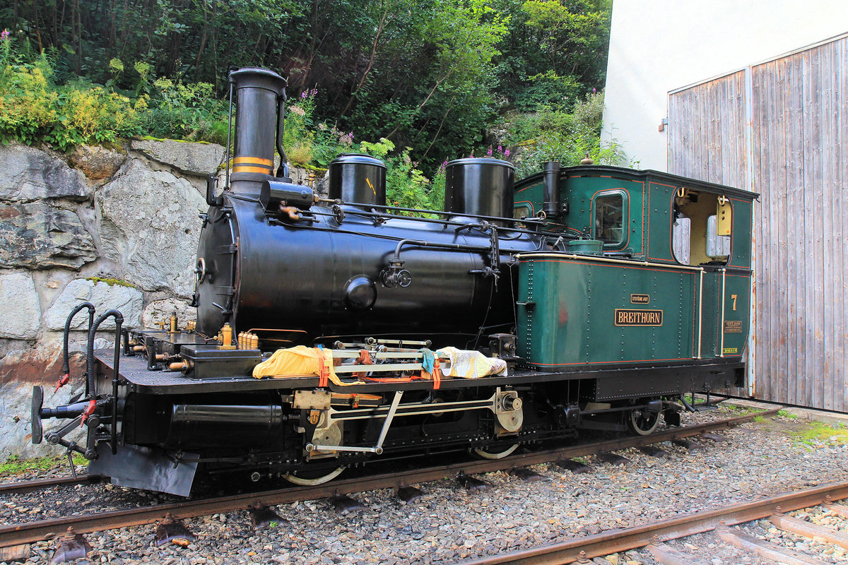 Dampfbahn Furka Bergstrecke: Die HG 2/3 7 der früheren Visp-Zermatt Bahn, abgestellt in Gletsch. Diese Lok dürfte nicht betriebfähig sein. 23.August 2020