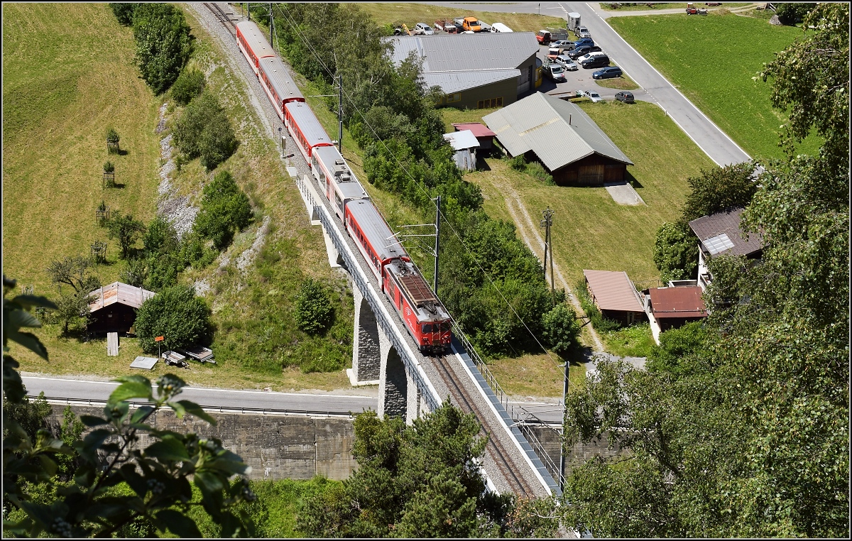 Deh II 96 Münster zwischen dem Bahnhof und der Kreiskehre von Grengiols. Juni 2018.