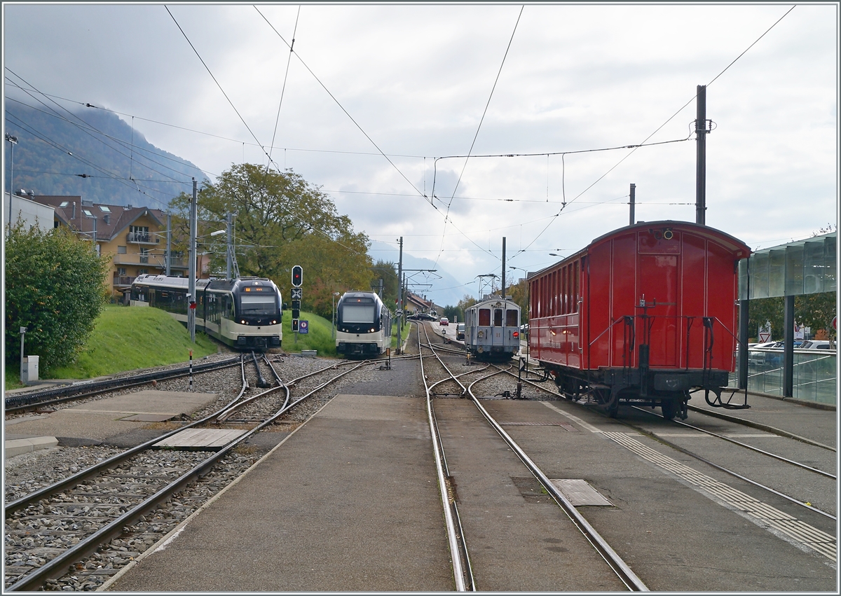 Der alte CEV  Schlierenwagen  BC  N° 21 (Baujahr 1902) bildet einen interessanten Kontrast zu den CEV MVR ABeh 2/6 Triebzügen die nun das Bild der CEV prägen. 

Blonay, den 17. Okt. 2020