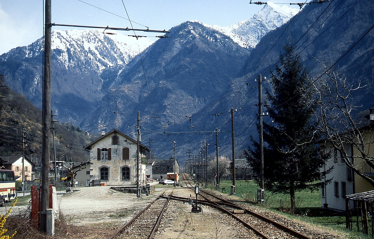 Der Bahnhof San Vittore der Misoxer Bahn im M�rz 1993