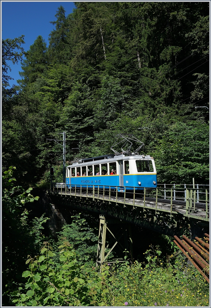 Der Bhe 2/4 204 erreicht Le Tremblex.
3. Juli 2016