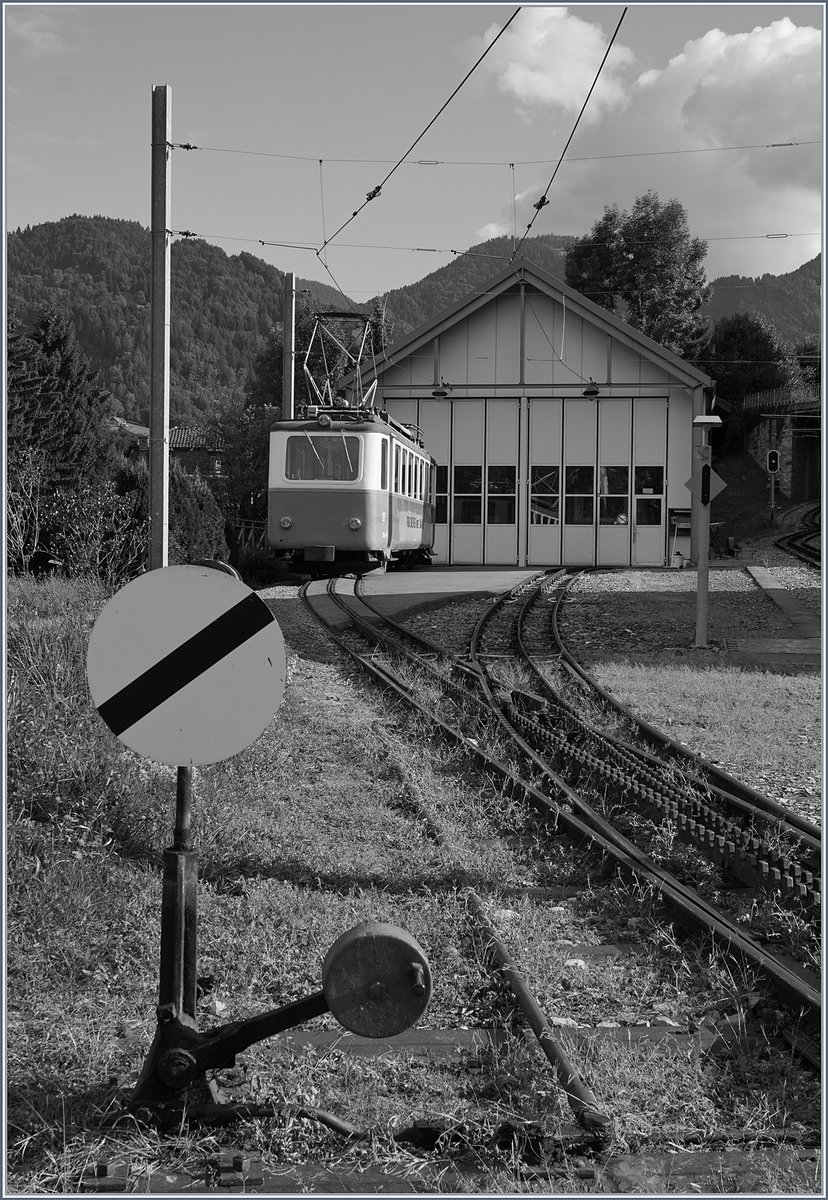 Der Bhe 2/4 207 im Depot von Glion.
16.09.2017