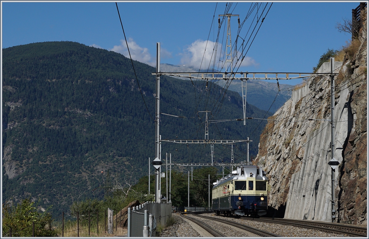 Der BLS BCFe 4/6 736  Blauer Pfeil  kurz nach Lalden.
14. August 2016