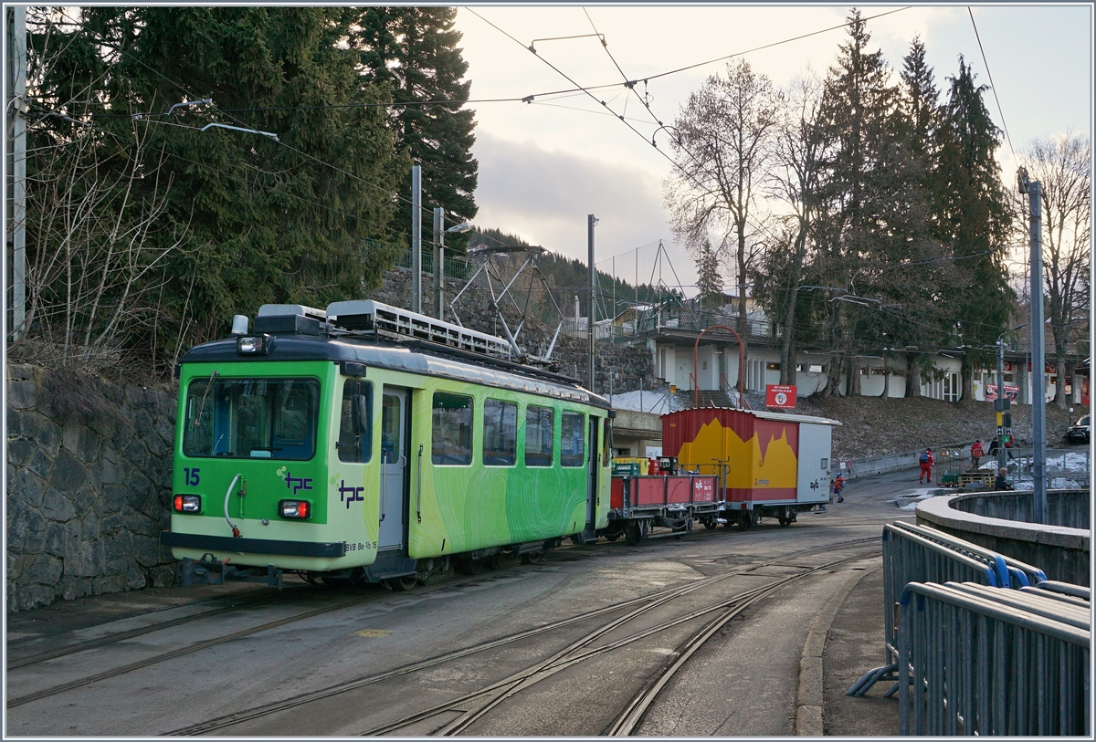 Der BVB Be 2/3 15 im TPC Farbkleid besorgt in Villars das Manöver.
5. März 2019