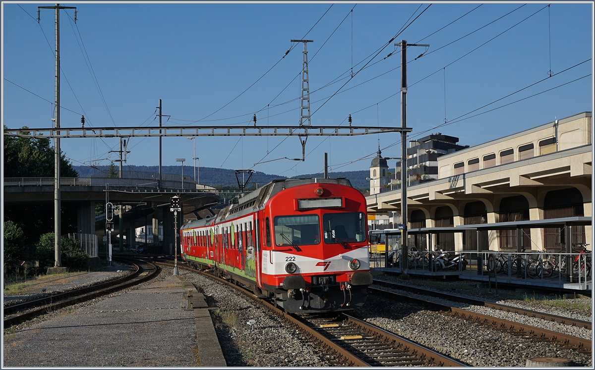 Der CJ Ragionalzug 26418 verlässt Porrentury in Richtung Bonfol. 

23. Juli 2019