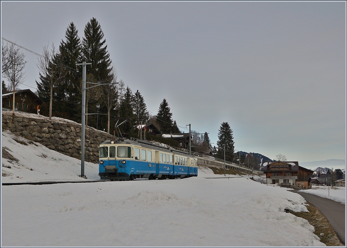 Der MOB ABDe 8/8 4002 VAUD kurz vor Schönried.
10. Jan. 2018