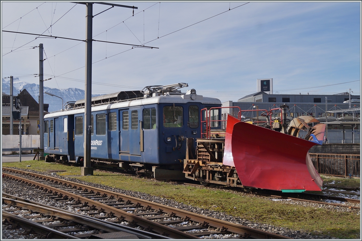 Der nächste Winter kommt bestimmt: mit dieser Hoffnung steht der MOB BDe 4/4 3006 mit einem Schneepflug in Vevey.

15. Feb. 2021