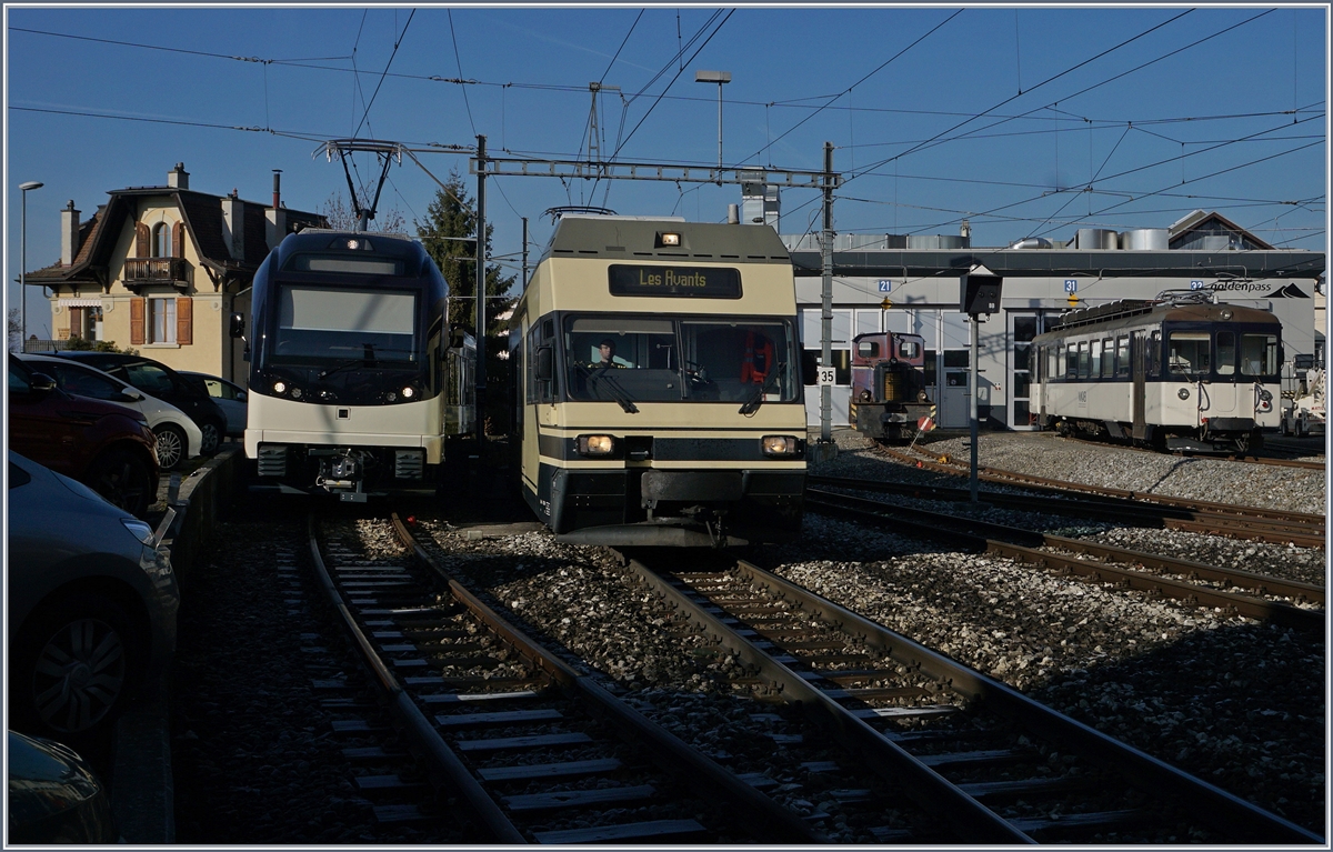Der neue, noch teilweise unbeschriftete MVR ABeh 2/6 7506 und ein CEV MVR GTW Be 2/6 in Chernex. Im Hintergrund beim der MOB Werkstätte ist noch ein Be 4/4 (ex Bipperlisi) zu erkennen.
15. Dez. 2016