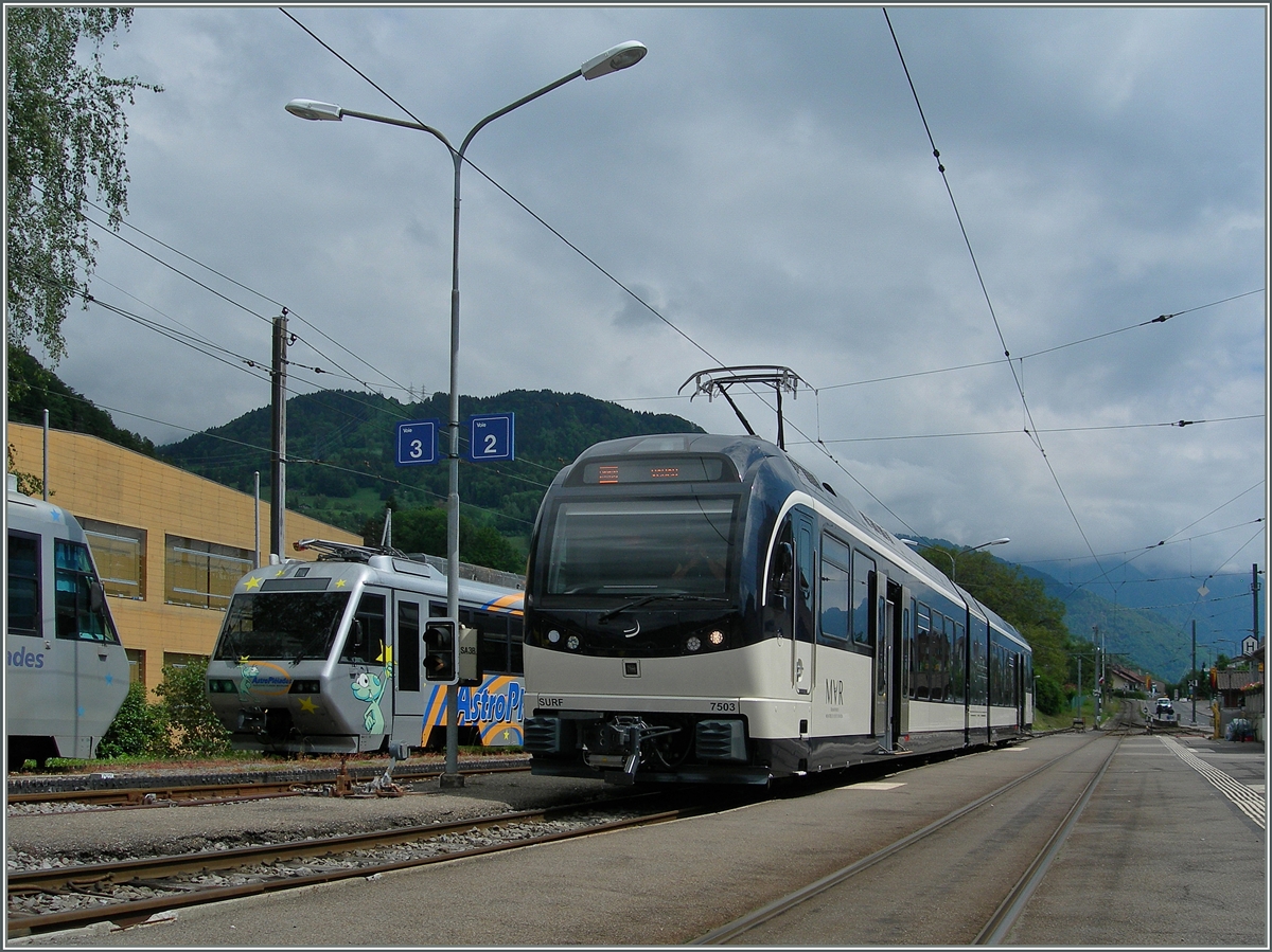Der noch namenlose SURF ABeh 2/6 7503 ist in Blonay eingetroffen und wird für die Rückfahrt nach Vevey vorbereiet.
1. Juni 2016